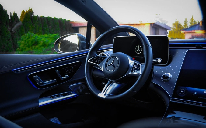 Mercedes-Benz EQE cena 196677 przebieg: 23700, rok produkcji 2023 z Kępno małe 667